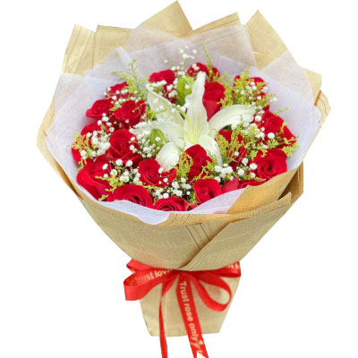 丽江19朵红玫瑰1支百合，永恒之美