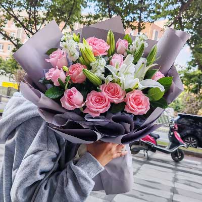 丽江11朵戴安娜粉玫瑰百合，与你一起追逐梦想