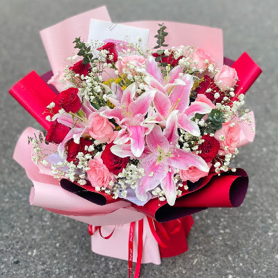 丽江22朵玫瑰混搭百合，共舞人生
